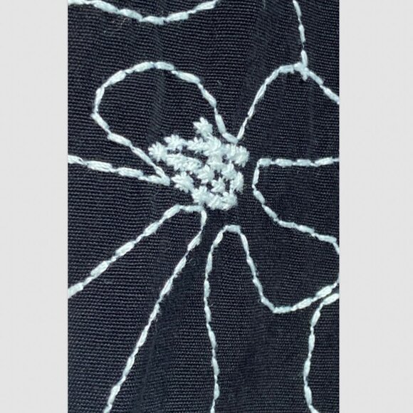 Vintage Talbots Capri Floral Embroidered Pants Size 6 - Picture 3 of 5